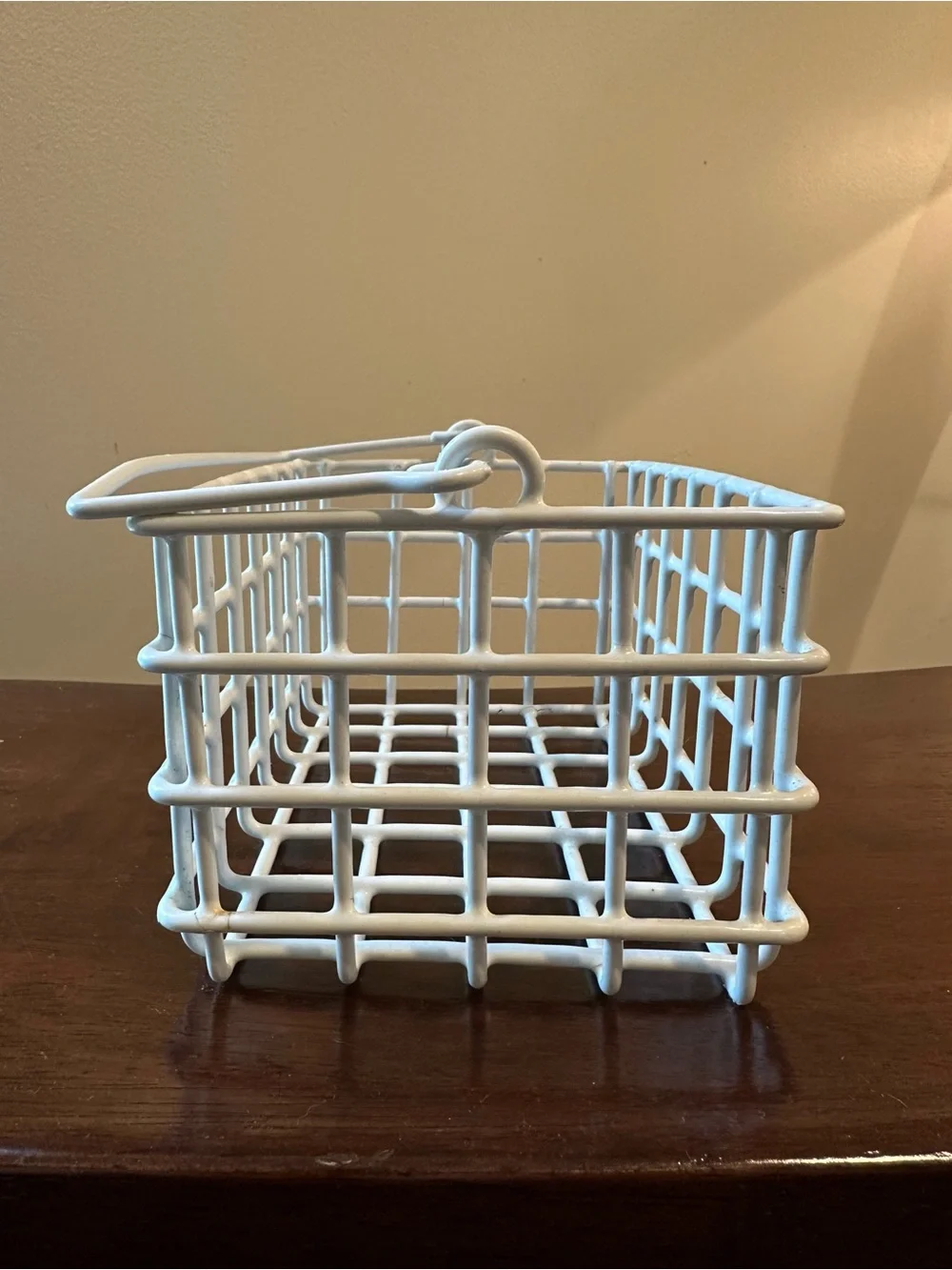 Small coated metal basket • perfect for kids